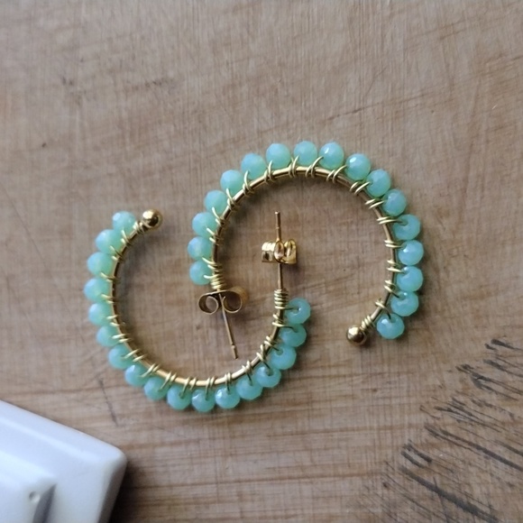 18 KT Gold and Chrysoprase Hoop earrings - Picture 4 of 4